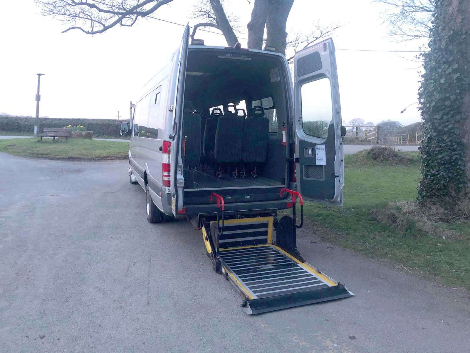 Wheelchair-Accessible-Minibus Wheelchair-Accessible-Minibus